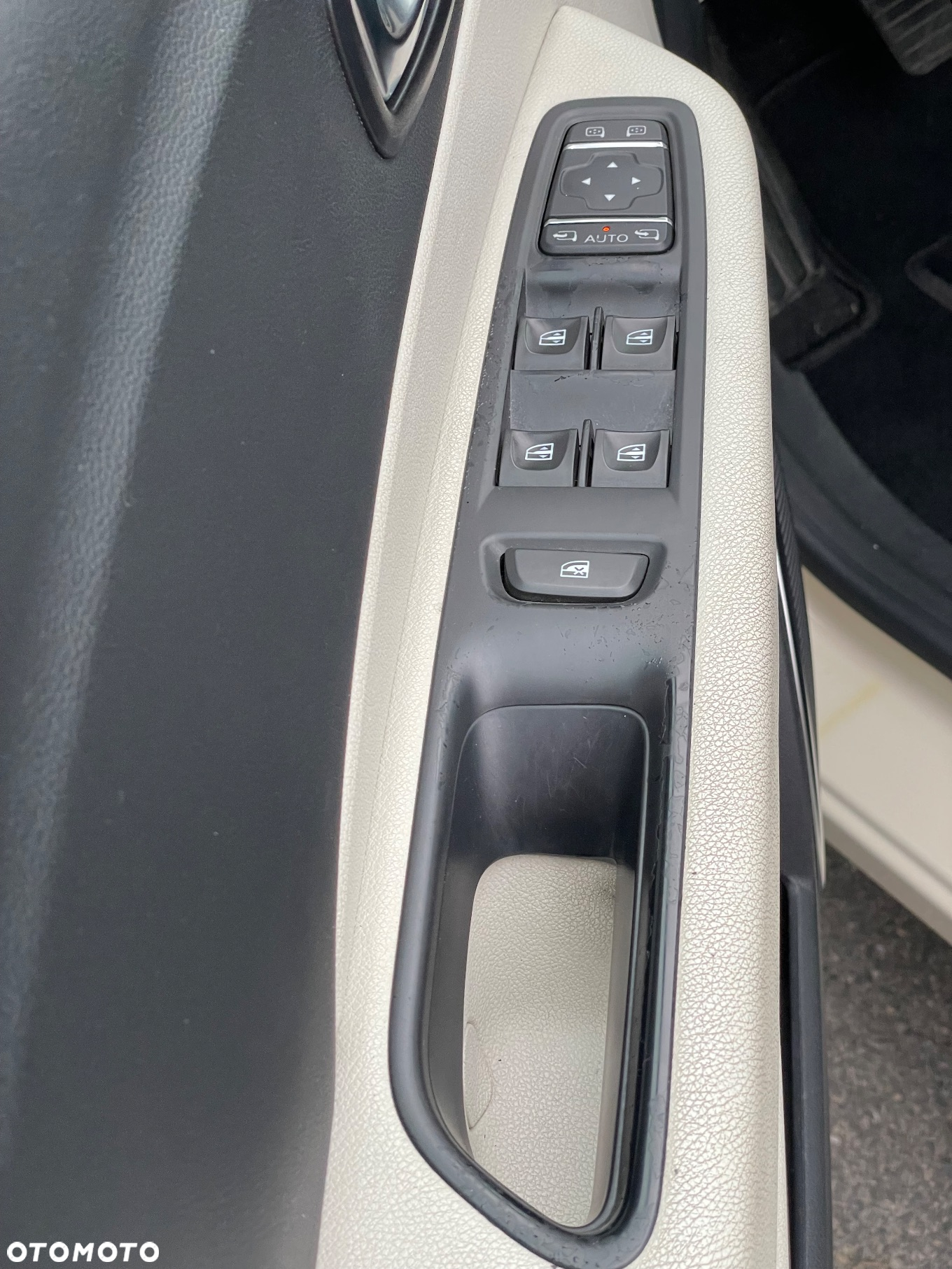 Renault Captur 0.9 Energy TCe Intens EU6 - 14