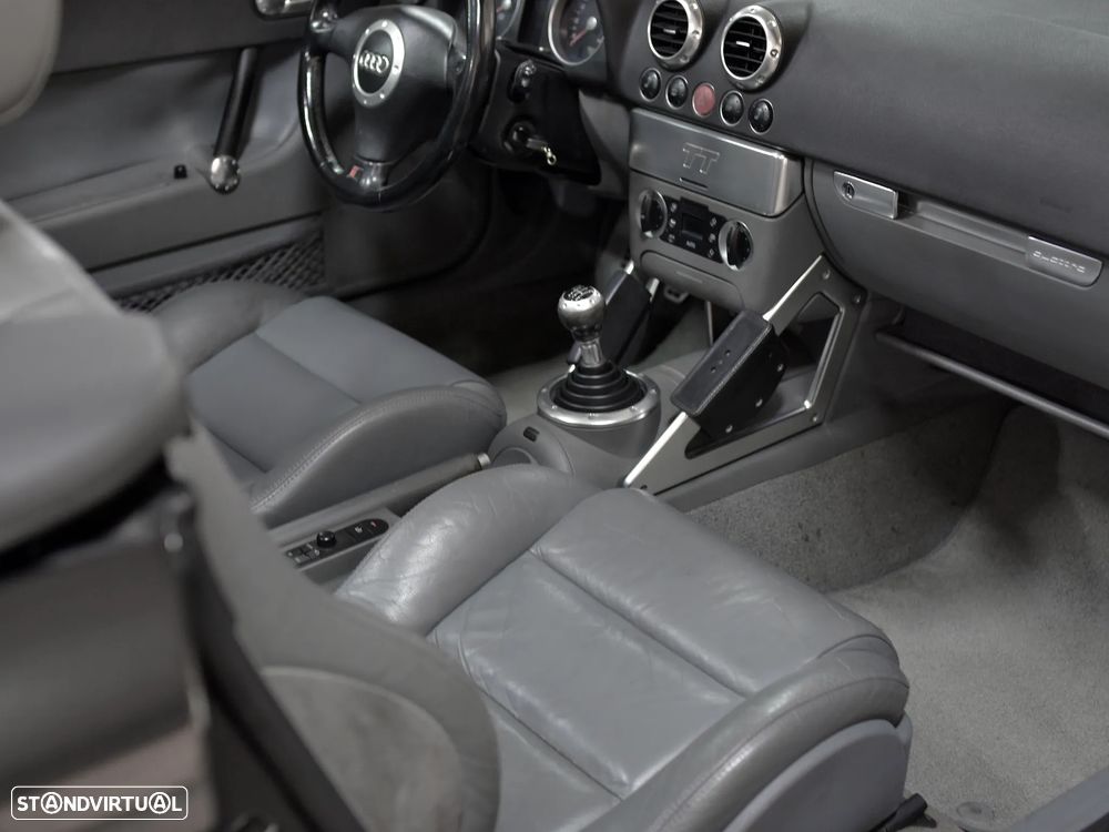 Audi TT Roadster 1.8 T quattro - 18