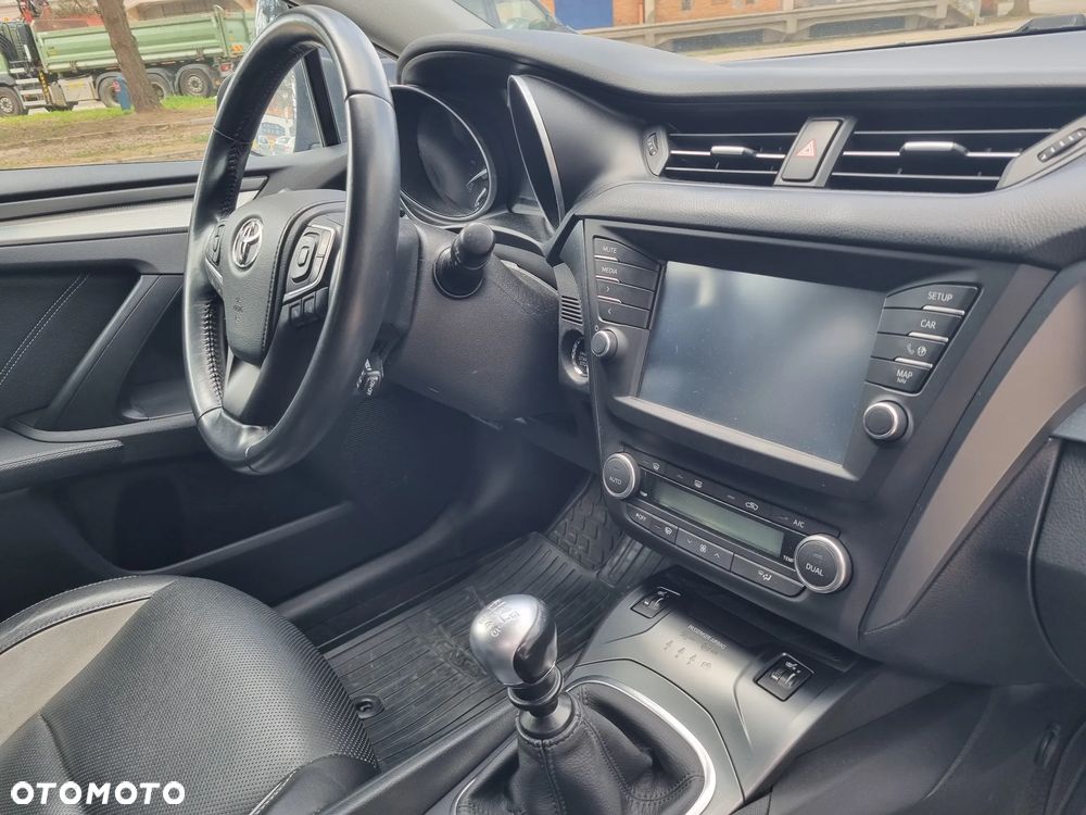 Toyota Avensis 2.0 D-4D Prestige - 11