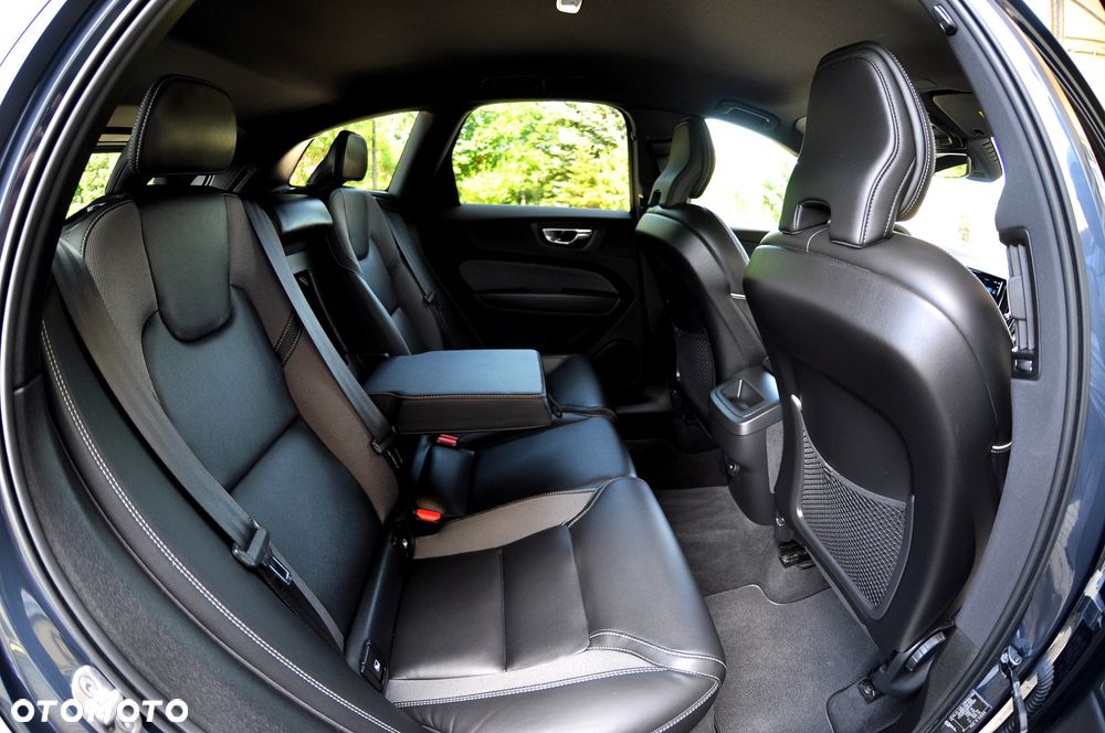 Volvo XC 60 B4 D R-Design - 31
