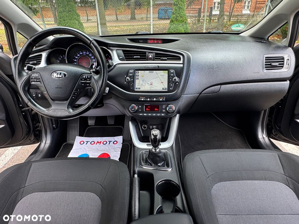 Kia Ceed 1.6 CRDi 136 ISG Dream Team Edition - 24