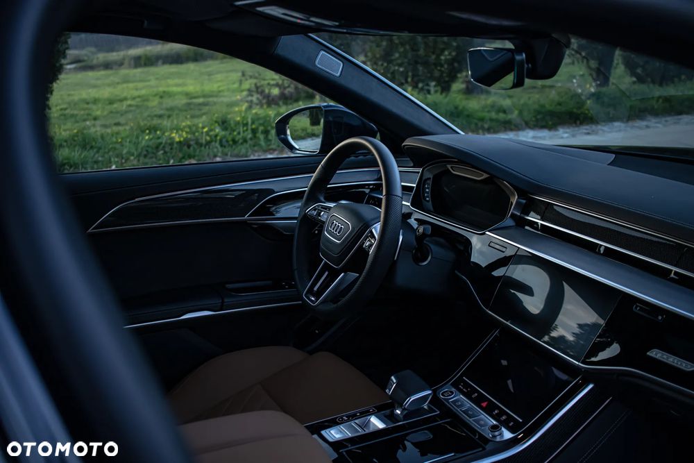 Audi A8 - 16