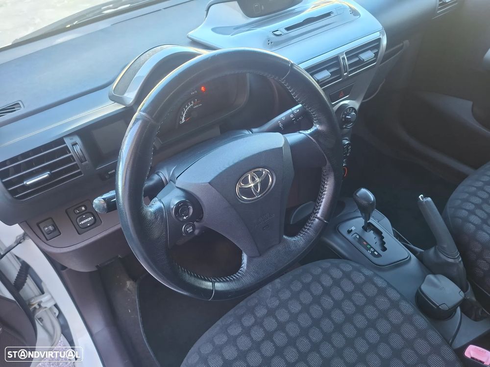 Toyota iQ 1.0 VVT-i 2 MultiDrive - 17