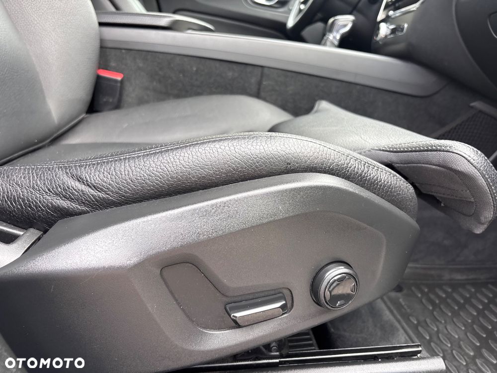 Volvo XC 60 D4 AWD Geartronic Inscription - 24