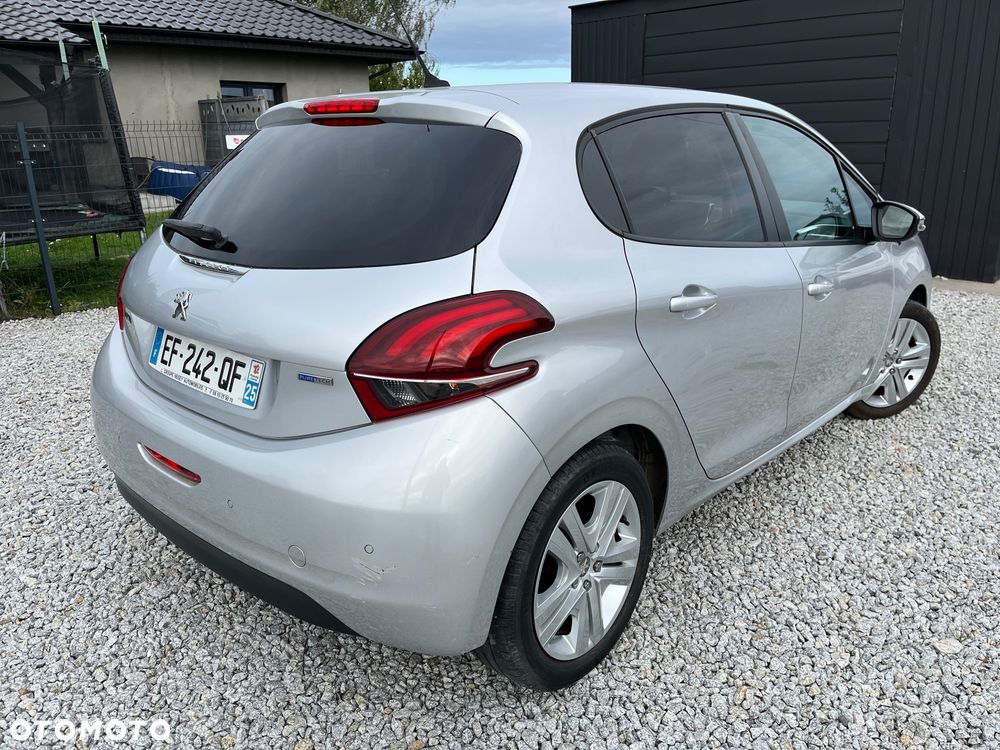 Peugeot 208 1.2 PureTech Style - 4