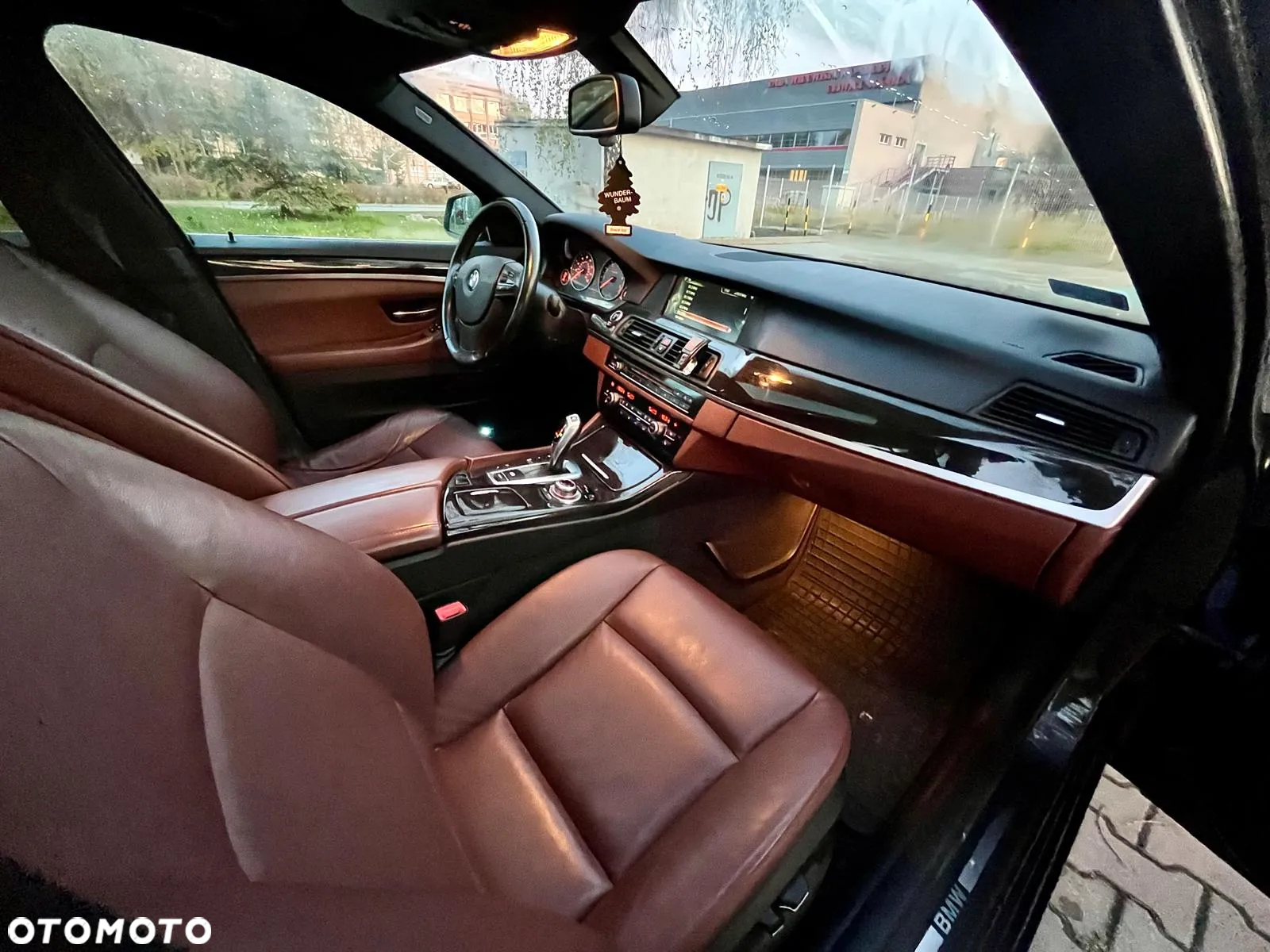 BMW Seria 5 528i Luxury Line - 6