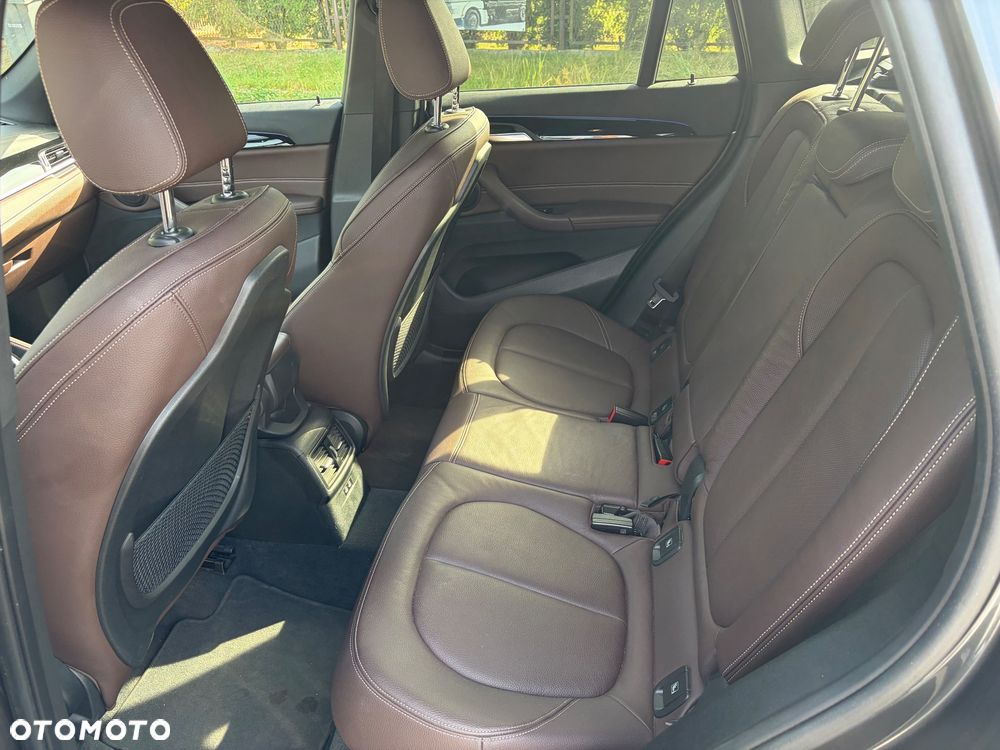 BMW X1 xDrive20i M Sport - 12