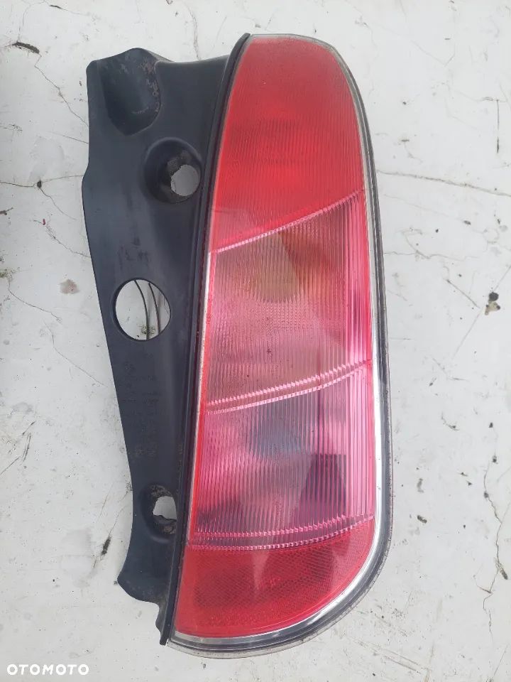 Lancia Ypsilon I 03-06r LAMPA TYLNA LEWA PRAWA EUROPA - 3