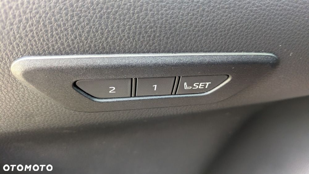 Toyota C-HR 2.0 PHEV Dynamic Force Executive - 22