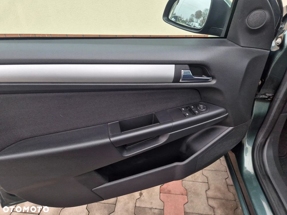 Opel Astra 1.6 Enjoy - 24