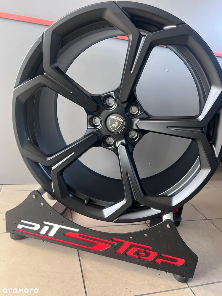 Oryginalne Felgi Lamborghini URUS 22'' BLACK MATT - 3