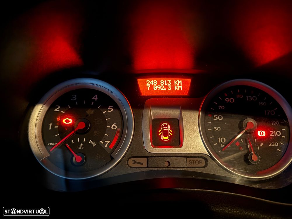 Renault Clio 1.2 16V SE Storia Dynamique - 4