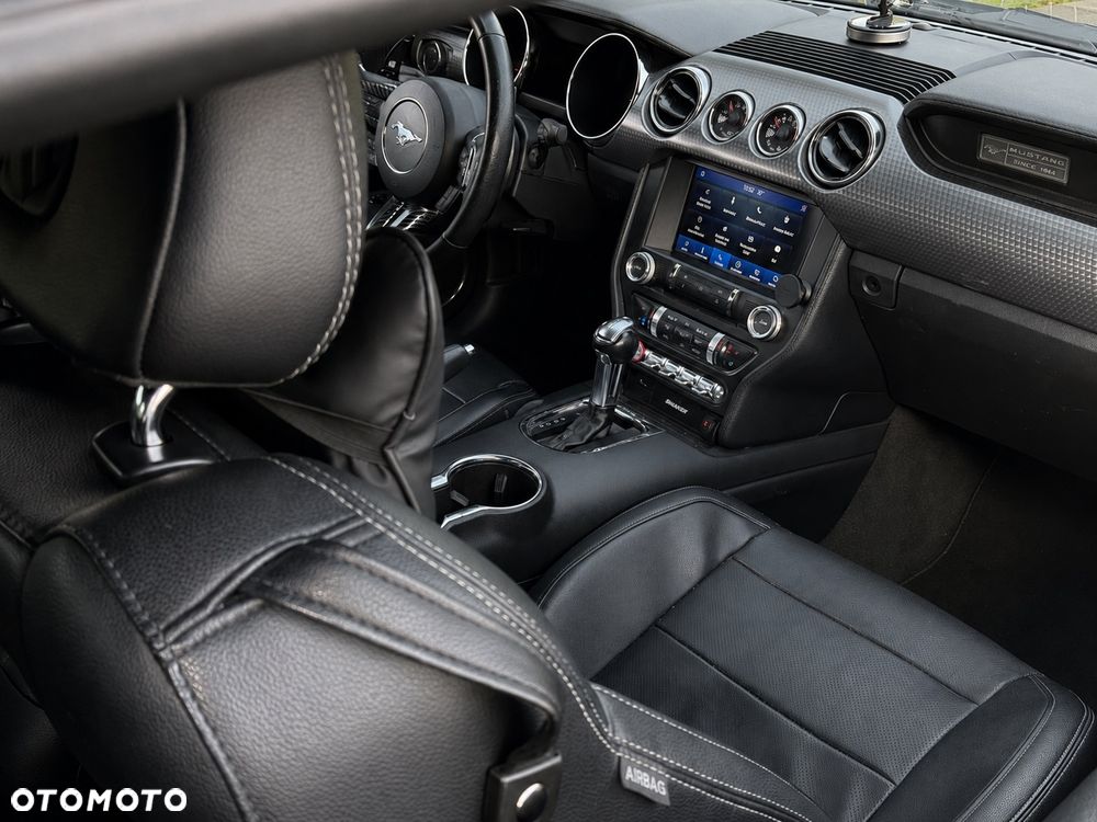 Ford Mustang - 24