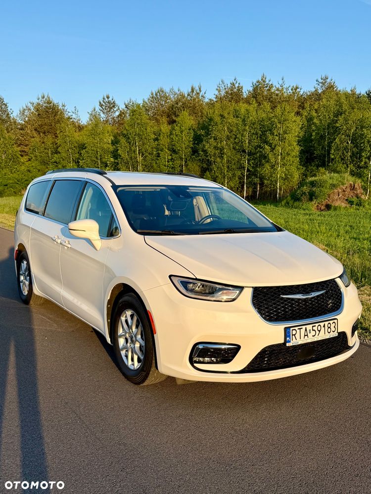 Chrysler Pacifica - 2