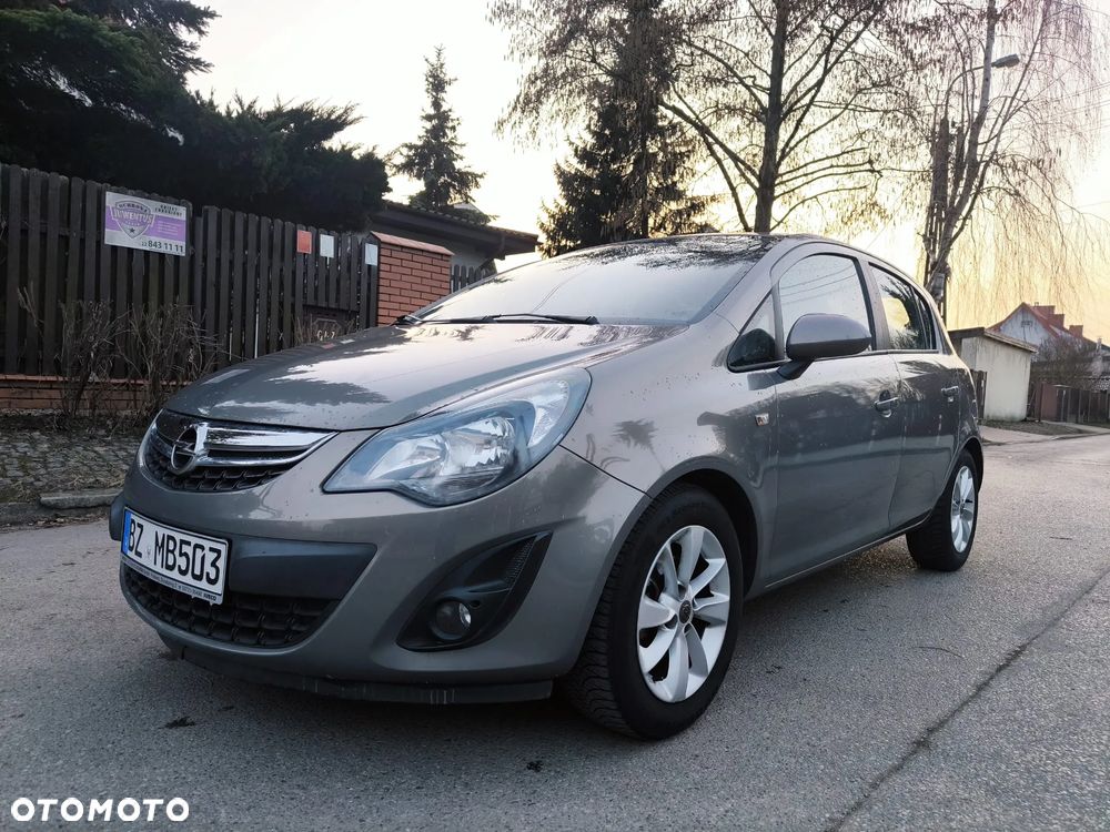 Opel Corsa 1.2 16V Cosmo - 10