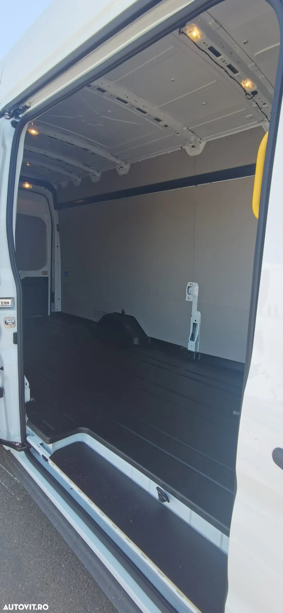 Ford Transit - 10