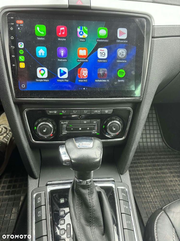 Skoda Superb 2012 photo 5