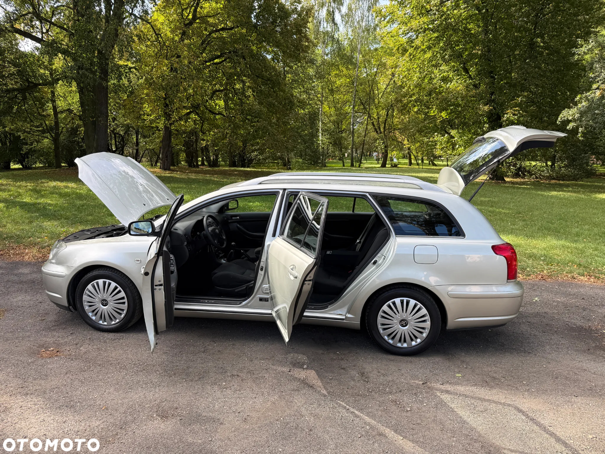 Toyota Avensis 1.8 VVT-i Sol - 29