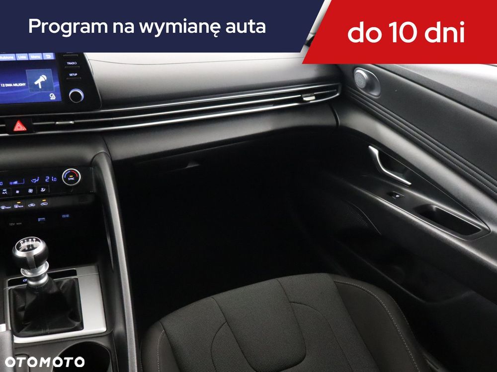 Hyundai Elantra - 10
