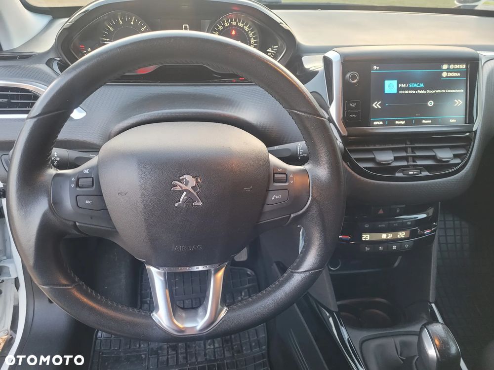 Peugeot 2008 PureTech 82 Signature - 12