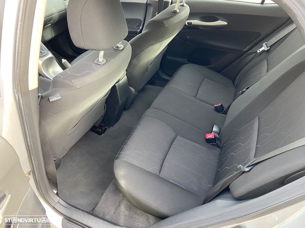 Toyota Auris 1.4 D-4D Exclusive - 12