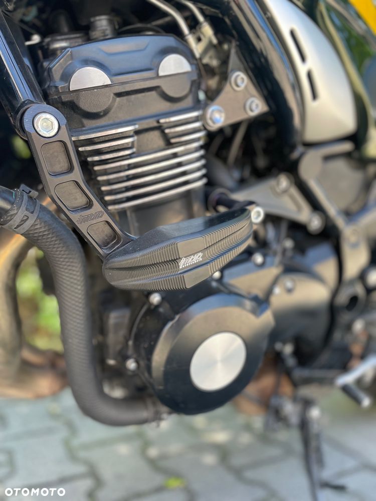Kawasaki Z 900 RS - 8