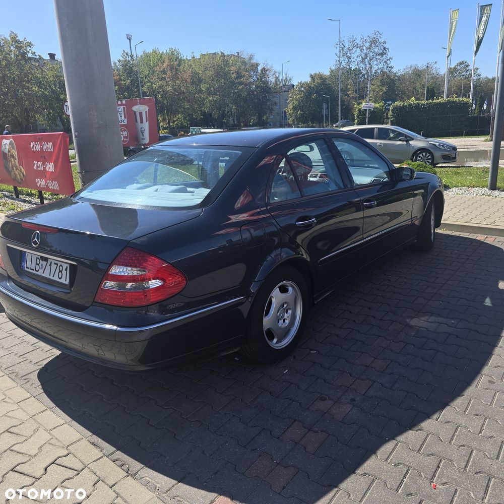 Mercedes-Benz E-Class 2003 photo 3