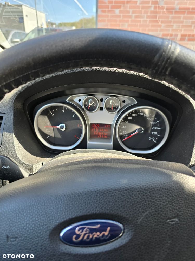 Ford Kuga 2.0 TDCi 2x4 Titanium - 14