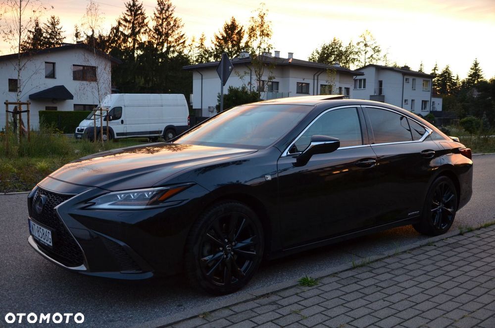 Lexus ES 300h F Sport - 3