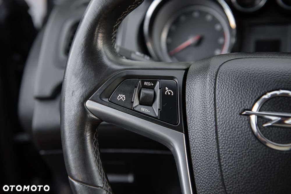 Opel Insignia - 19