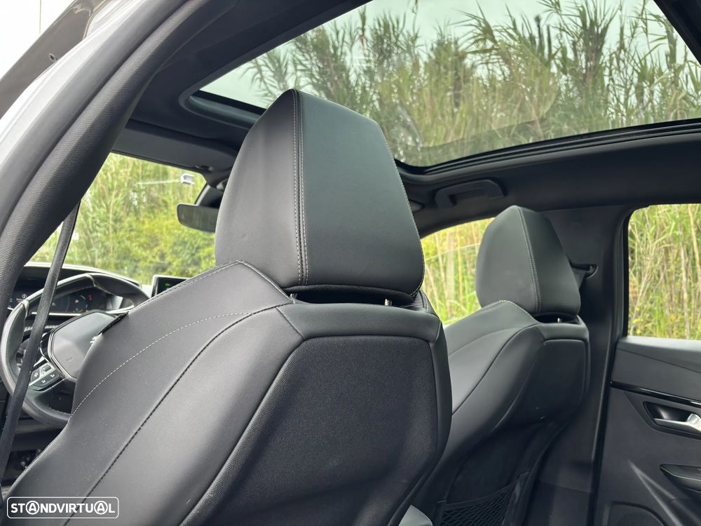Peugeot e-208 50 kWh GT - 12