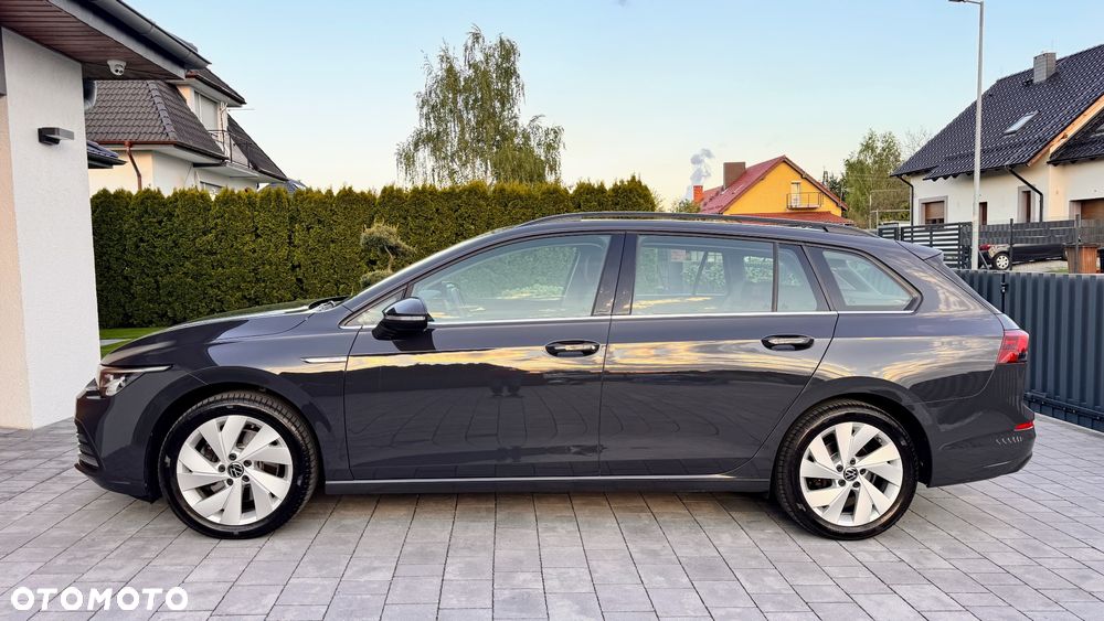 Volkswagen Golf - 1