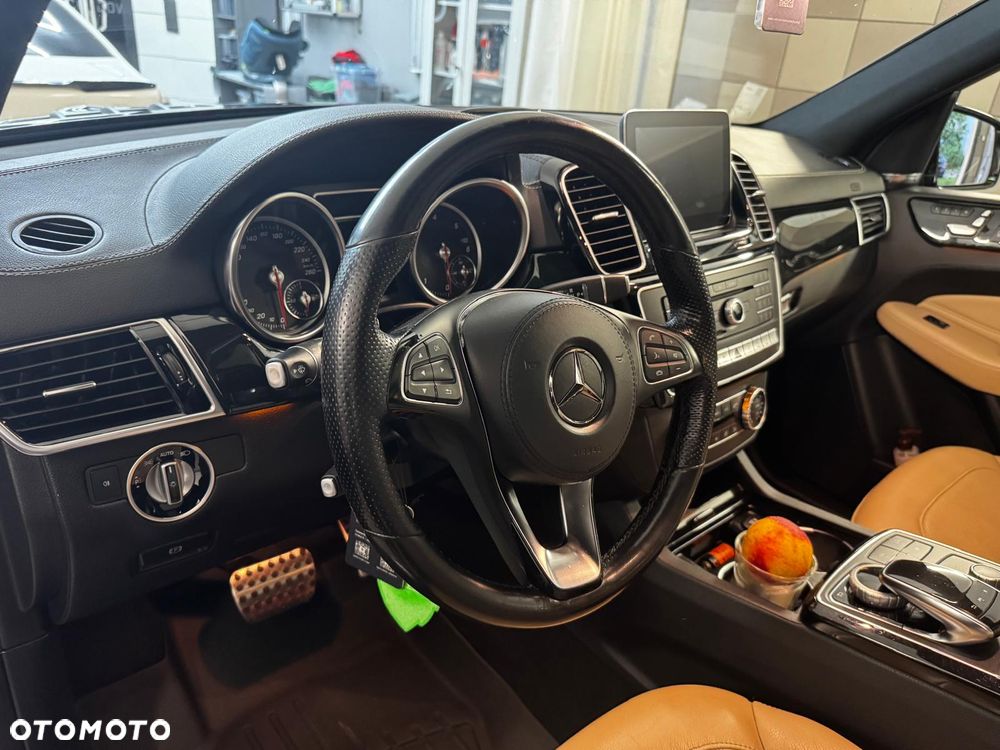 Mercedes-Benz GLS 400 d 4-Matic - 11