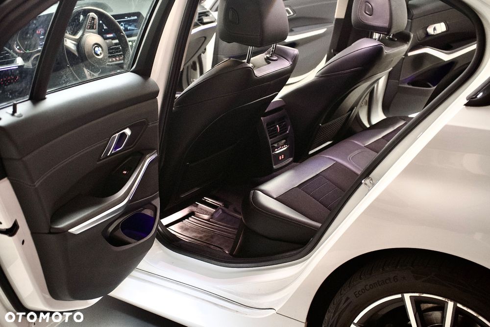 BMW Seria 3 318i Sport Line sport - 15