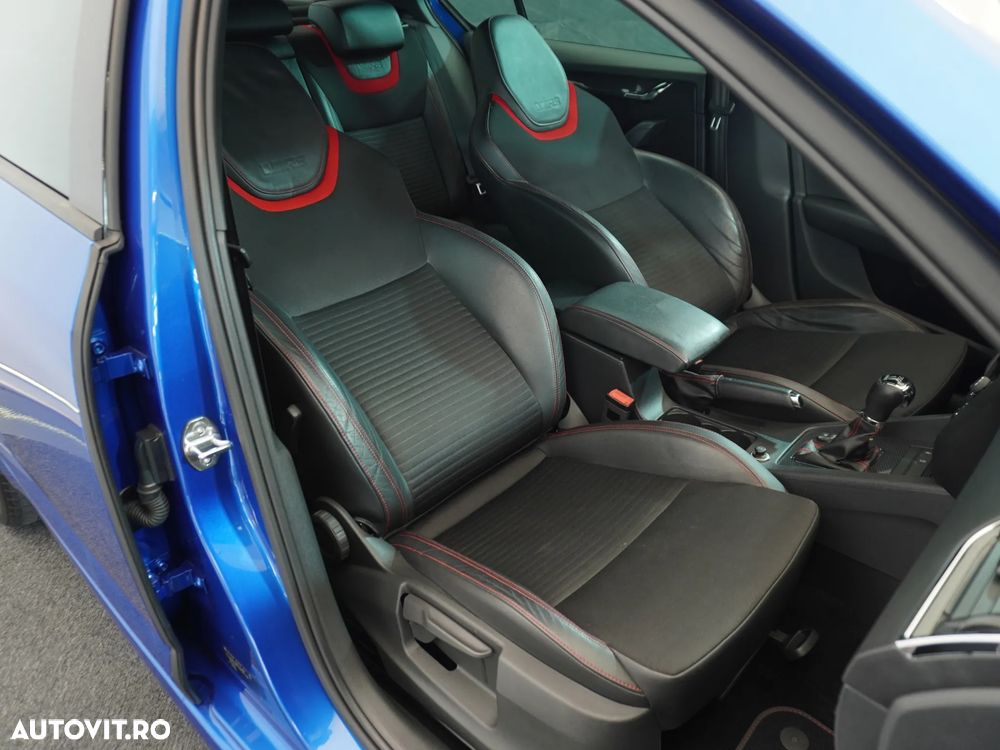 Skoda Octavia 2.0 TDI DSG RS - 9
