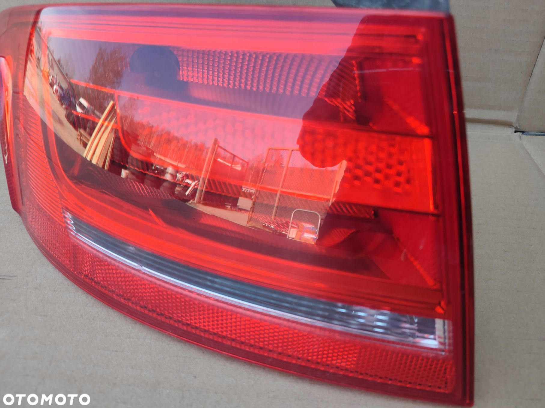 Lampa prawy tył w błotnik AUDI A4 B8 EUROPA SEDAN - 4