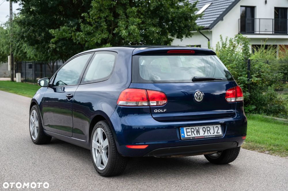 Volkswagen Golf - 6