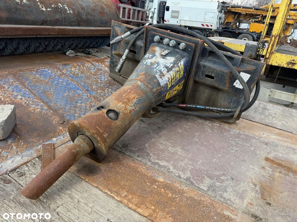 Bobcat S300 / 3801 kg / 2008r / - 19