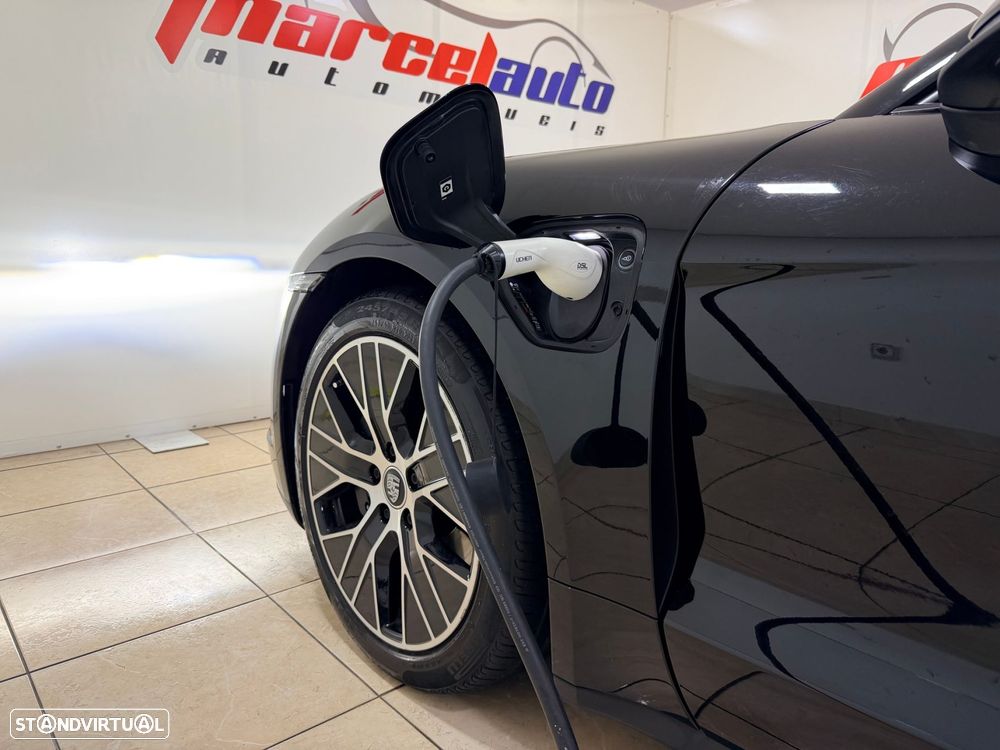 Porsche Taycan Standard - 11