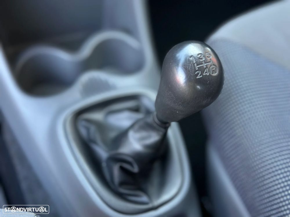 Peugeot 107 1.0 Trendy - 28