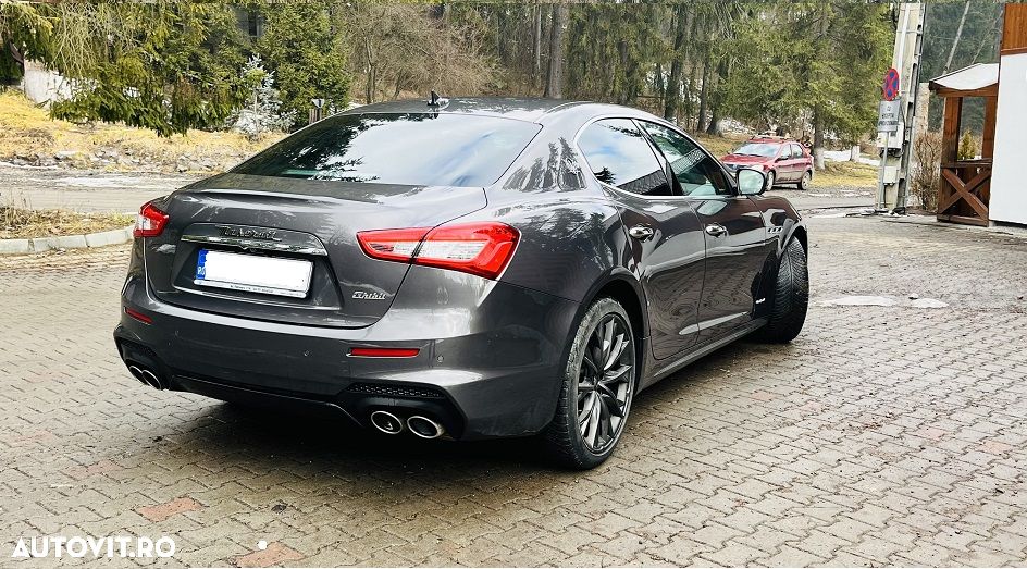 Maserati Ghibli GranSport - 7