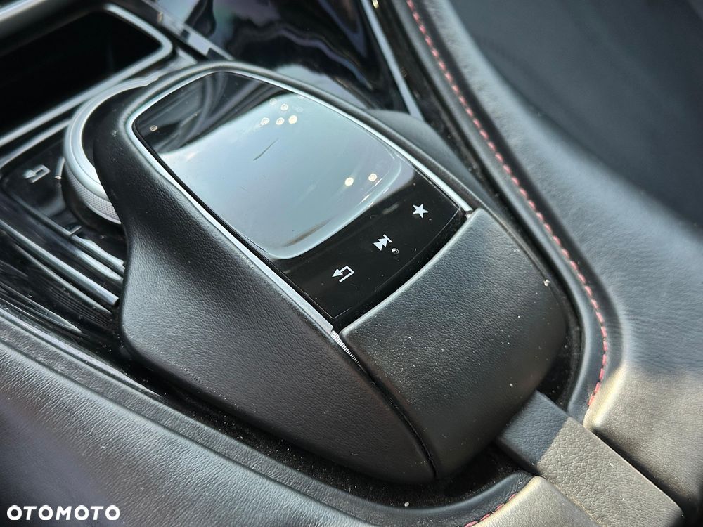 Aston Martin DB11 - 24