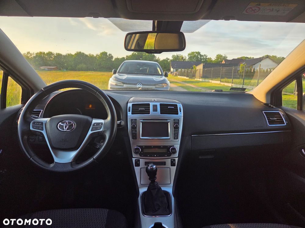 Toyota Avensis 2.0 D-4D Premium - 4
