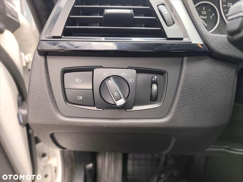 BMW Seria 3 320d Sport Line sport - 19