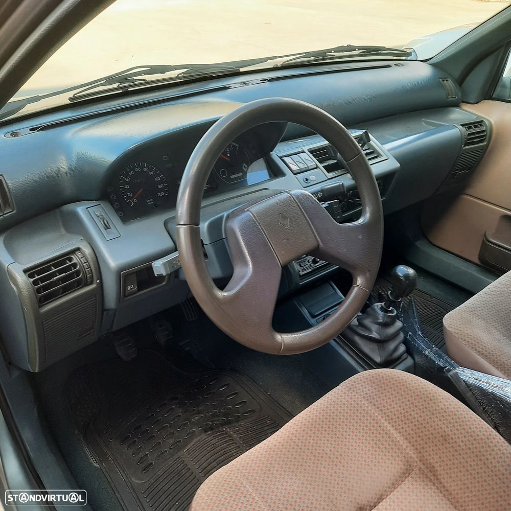 Renault Clio 1.9 RT - 6