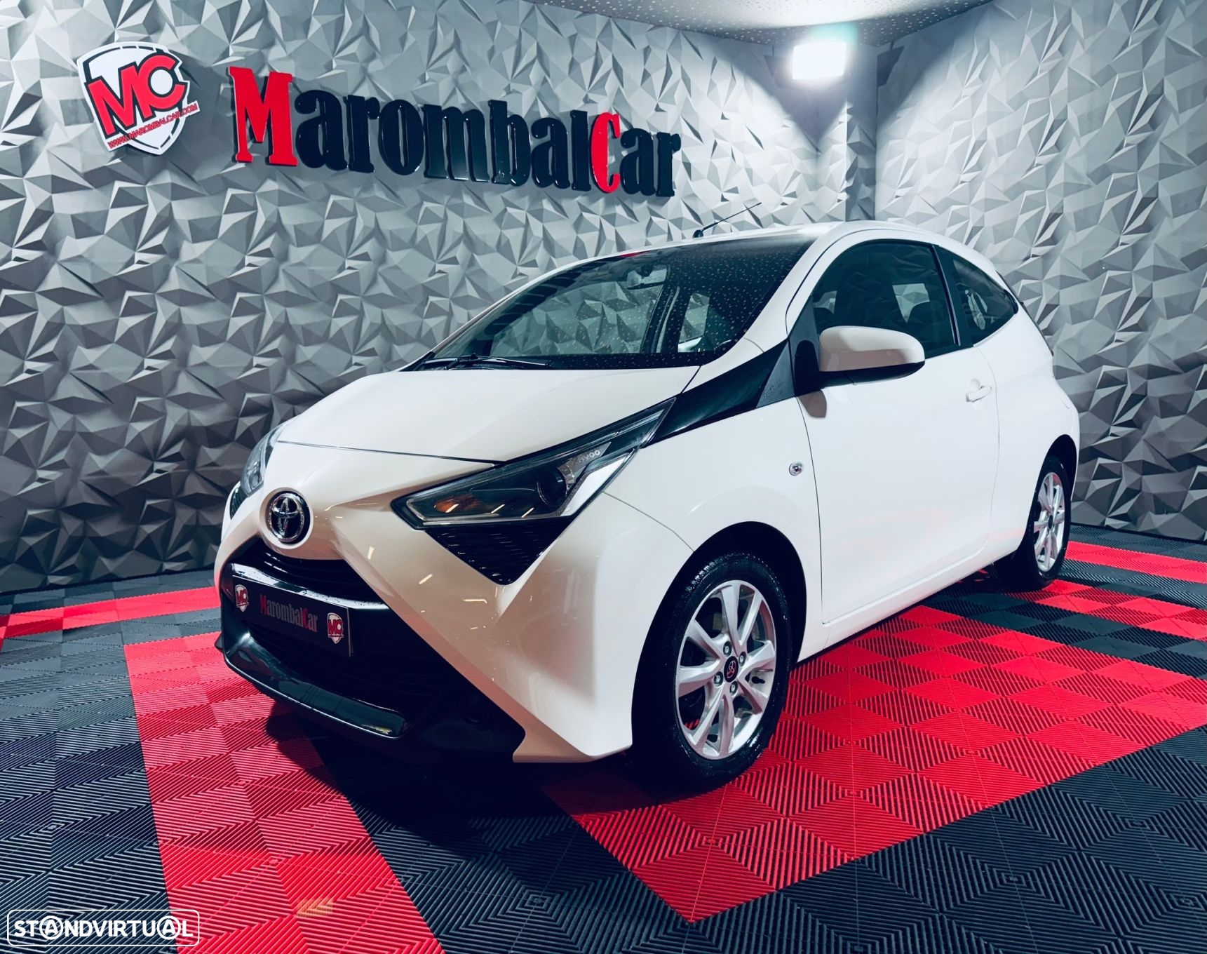 Toyota Aygo 1.0 X-Play Plus - 12