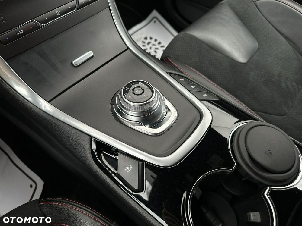 Ford S-Max - 32