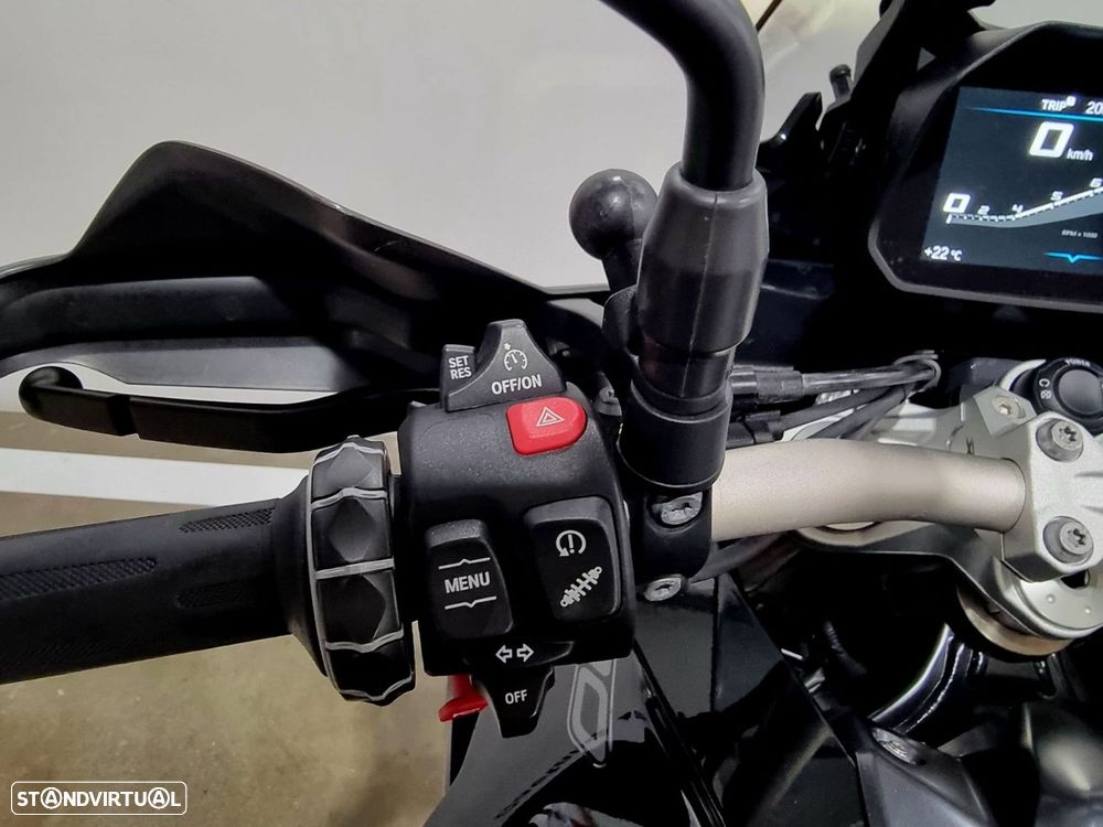 BMW F 900 XR 900 XR Triple Black - 10