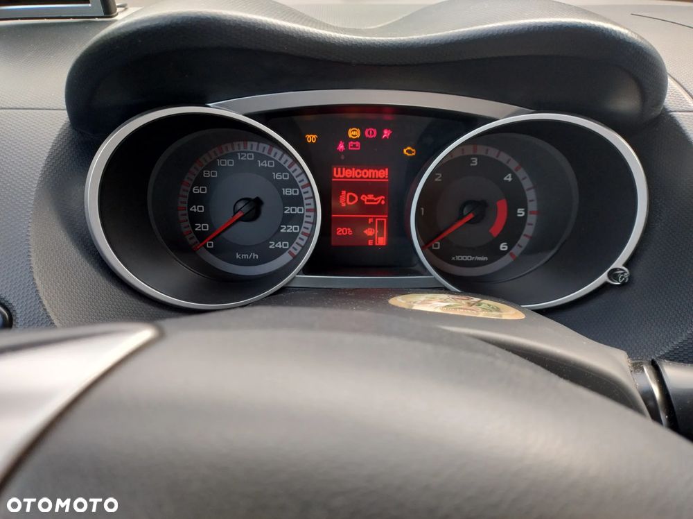 Mitsubishi Outlander - 8