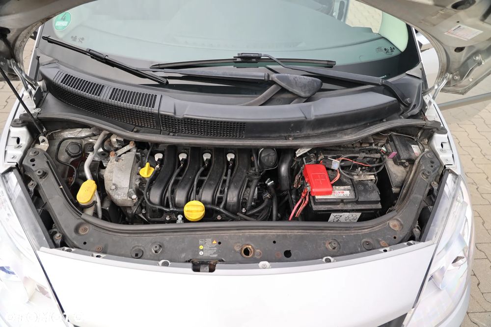 Renault Scenic 1.6 16V Confort Expression - 17